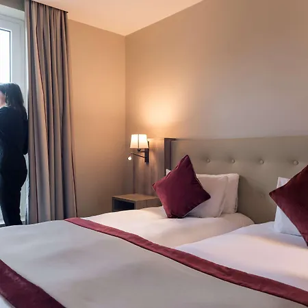 Hotel Mercure Luxembourg Kikuoka Golf & Canach