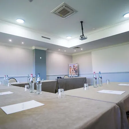 מלון Mercure Luxembourg Kikuoka Golf & 4*