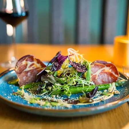 Mercure Luxembourg Kikuoka Golf & 4* Канач