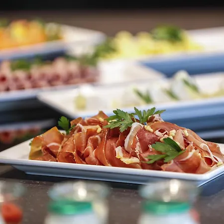 Mercure Luxembourg Kikuoka Golf & 4* Канач