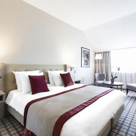 Hotel Mercure Luxembourg Kikuoka Golf & Canach