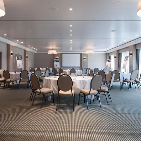 Mercure Luxembourg Kikuoka Golf & 4* カナッシュ