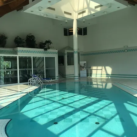 Mercure Luxembourg Kikuoka Golf & Szálloda