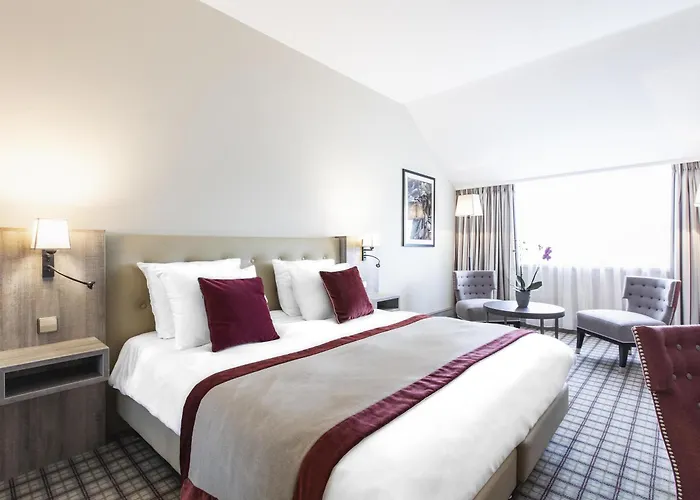 Hotel Mercure Luxembourg Kikuoka Golf & Canach