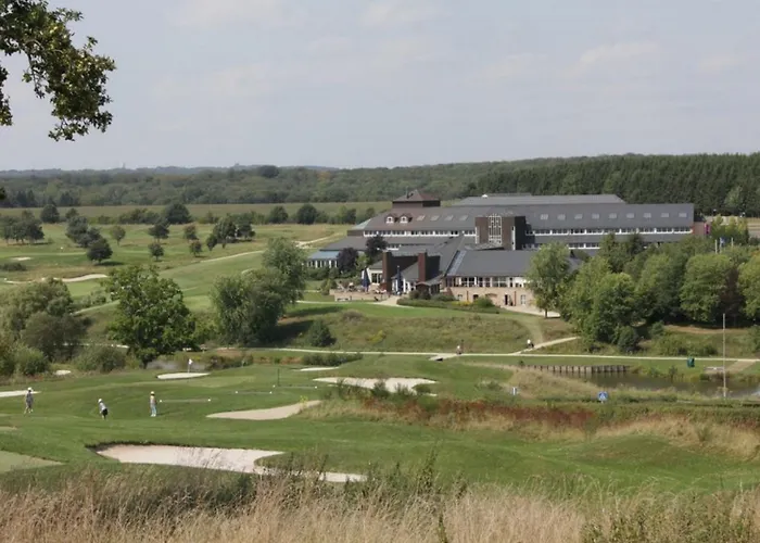 Mercure Luxembourg Kikuoka Golf & Hotel 4*